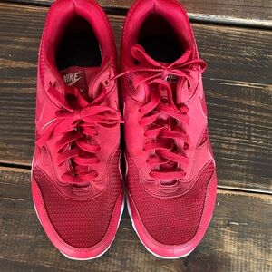 Nike AIR MAX 1 University Red Sneakers